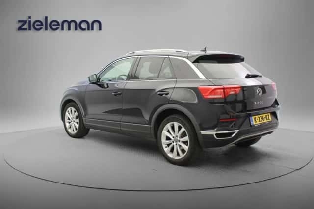 Volkswagen T-Roc (2021) thumbnail 2