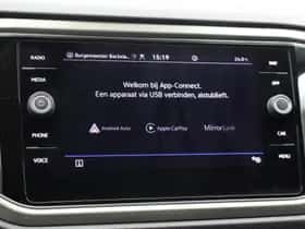 Volkswagen T-Roc (2021) thumbnail 4