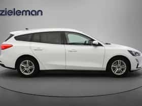 Ford Focus (2021) thumbnail 12