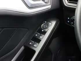 Ford Focus (2021) thumbnail 28