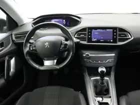 Peugeot 308 (2021) thumbnail 3