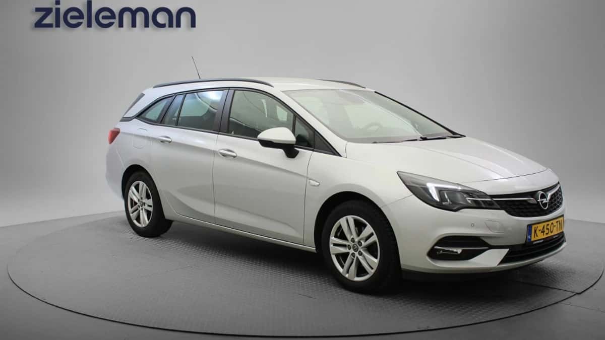 Opel Astra (2021) — foto 1