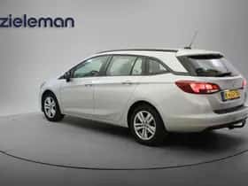 Opel Astra (2021) thumbnail 2