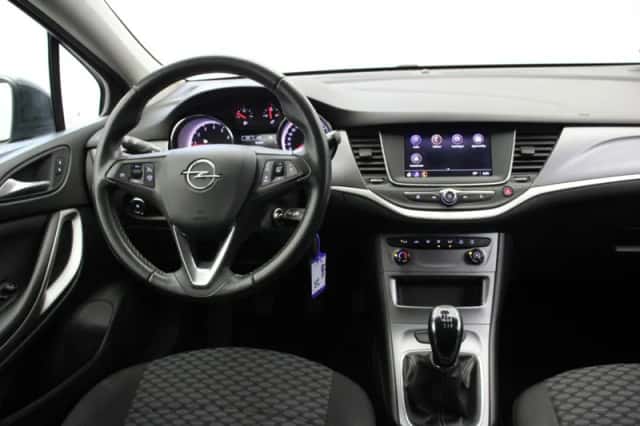Opel Astra (2021) thumbnail 3