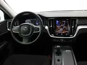 Volvo V60 (2020) thumbnail 3
