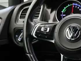 Volkswagen Golf (2015) thumbnail 18
