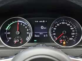 Volkswagen Golf (2015) thumbnail 21