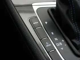 Volkswagen Golf (2015) thumbnail 25