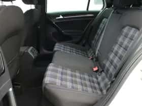 Volkswagen Golf (2015) thumbnail 8
