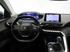 Peugeot 3008 (2017) thumbnail 3