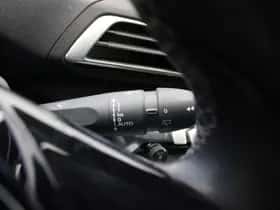 Peugeot 3008 (2017) thumbnail 27