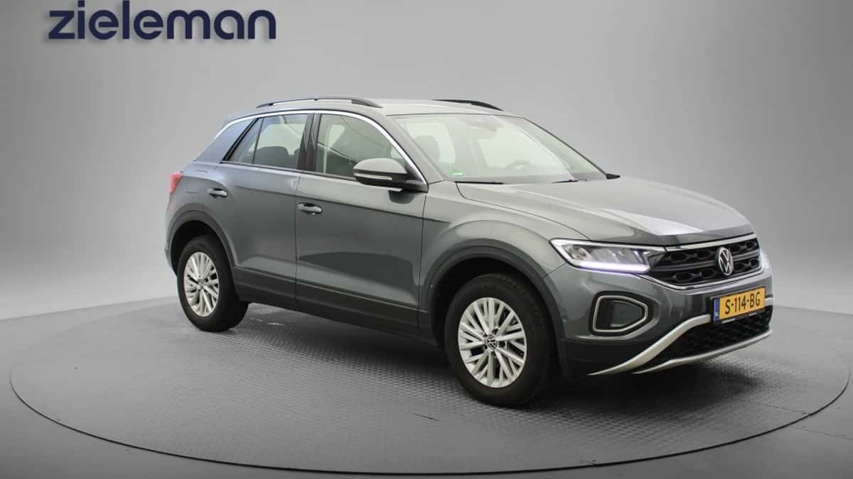 Volkswagen T-Roc (2023) — foto 1