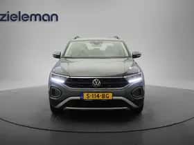 Volkswagen T-Roc (2023) thumbnail 11