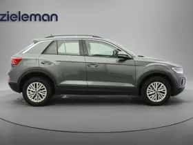 Volkswagen T-Roc (2023) thumbnail 12