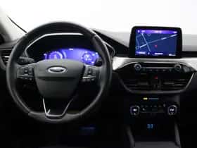 Ford Kuga (2021) thumbnail 4