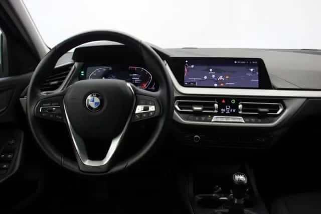 BMW 1-Serie (2021) thumbnail 3