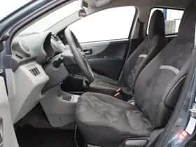 Suzuki Alto (2011) thumbnail 5