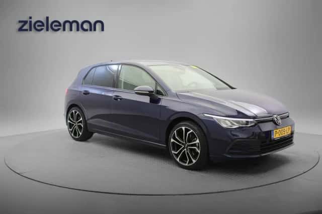 Volkswagen Golf (2022) thumbnail 1