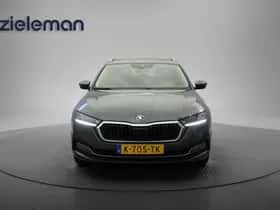 Škoda Octavia (2021) thumbnail 12