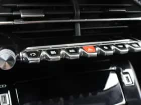 Peugeot 2008 (2021) thumbnail 30