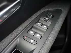 Peugeot 3008 (2022) thumbnail 29