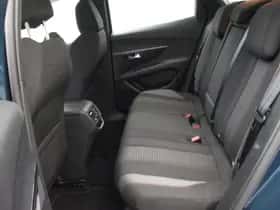 Peugeot 3008 (2022) thumbnail 9