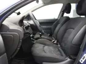 Peugeot 206 (2004) thumbnail 6
