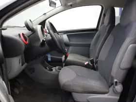 Peugeot 107 (2007) thumbnail 4