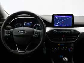 Ford Focus (2022) thumbnail 3