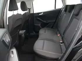 Ford Focus (2022) thumbnail 7