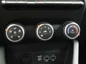 Renault Clio (2023) thumbnail 24