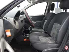 Dacia Sandero (2009) thumbnail 4
