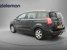 Peugeot 5008 (2015) thumbnail 2