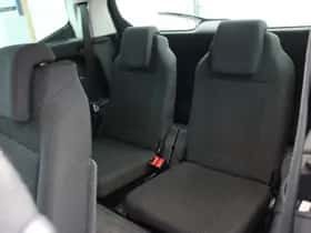 Peugeot 5008 (2015) thumbnail 11