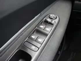 Peugeot 5008 (2015) thumbnail 30