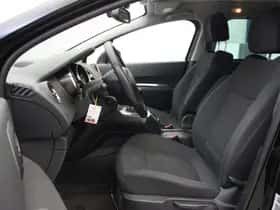 Peugeot 5008 (2015) thumbnail 8