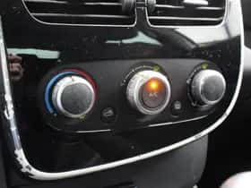 Renault Clio (2015) thumbnail 23