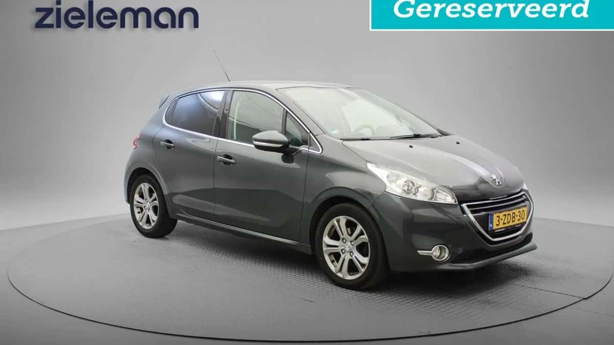 Peugeot 208 (2014) — foto 1