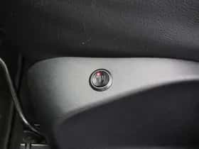 Peugeot 208 (2014) thumbnail 9