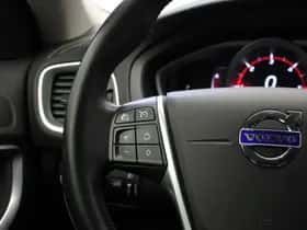 Volvo V40 (2015) thumbnail 17
