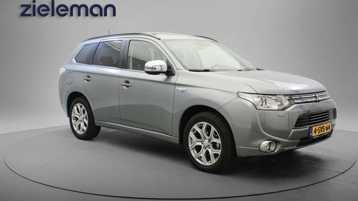 Mitsubishi Outlander (2013) — foto 1