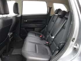 Mitsubishi Outlander (2013) thumbnail 13