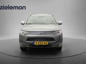 Mitsubishi Outlander (2013) thumbnail 16