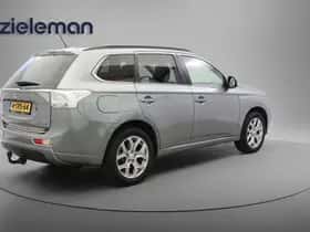 Mitsubishi Outlander (2013) thumbnail 18