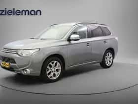 Mitsubishi Outlander (2013) thumbnail 21