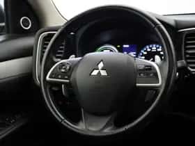 Mitsubishi Outlander (2013) thumbnail 22