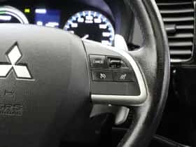 Mitsubishi Outlander (2013) thumbnail 24