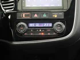 Mitsubishi Outlander (2013) thumbnail 27