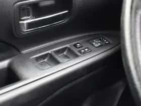 Mitsubishi Outlander (2013) thumbnail 30