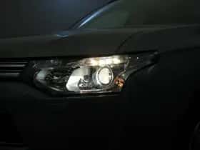 Mitsubishi Outlander (2013) thumbnail 32